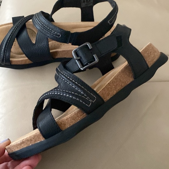Clark’s Adjustable Leather Ultimate Comfort Sandals Black 9M - Picture 4 of 9